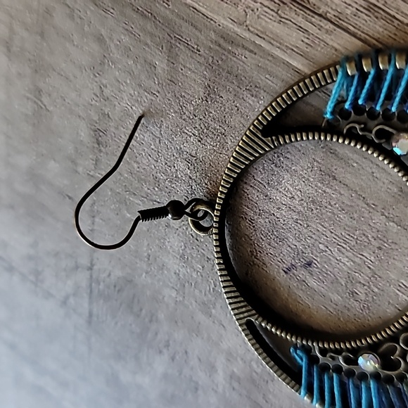 Stretched Thread Dangle Earrings - Picture 5 of 6